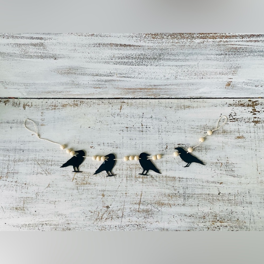 *Wooden Beaded Crow Mini Garland - Picture 7 of 12